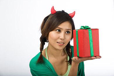 太空沙盒建造游戏《太空工程师2》全新预告片公布